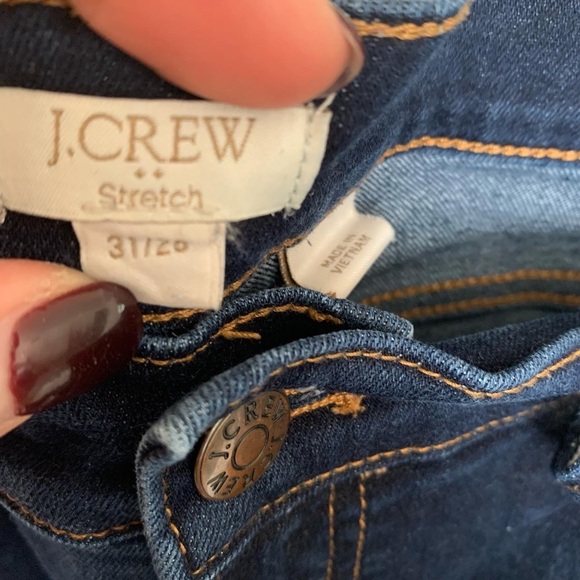 J Crew 9” Mid Rise Skinny Jean in Signature Stretch 31/28 - Picture 3 of 6